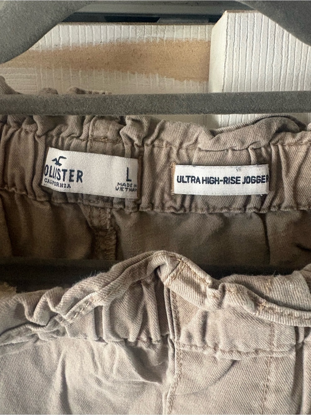 Hollister Men's Jogger Pants in Taupe Brown